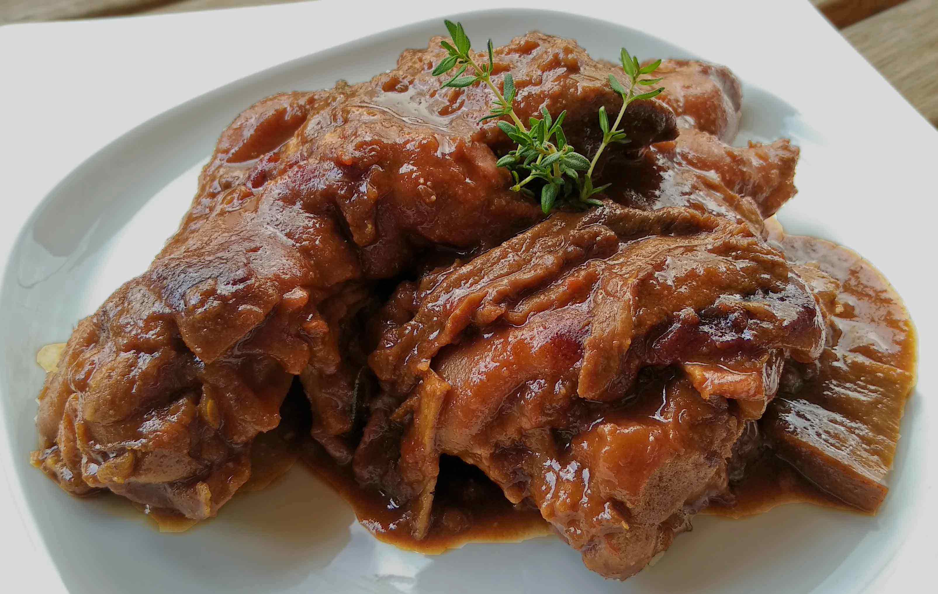 RECEPTA DE PEUS DE PORC A LA CATALANA